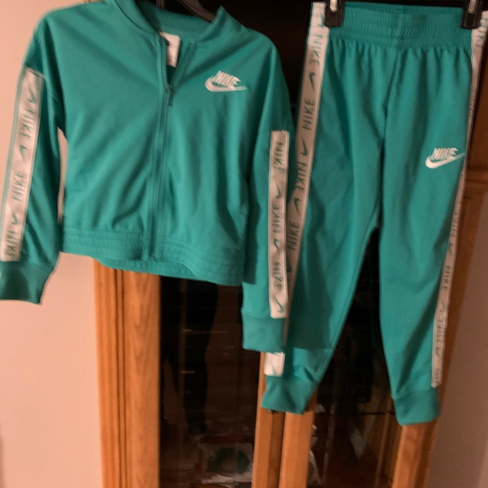 Girl joggers sets size Small